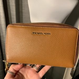 Brand New Michael Kors wristlet wallet